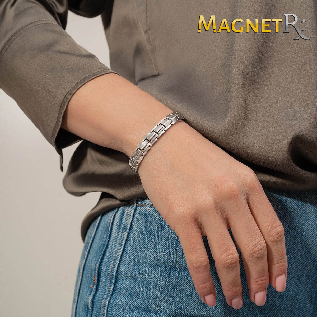 Women's Ultra Strength Silver Titanium Magnetic Therapy Bracelet - Image 7